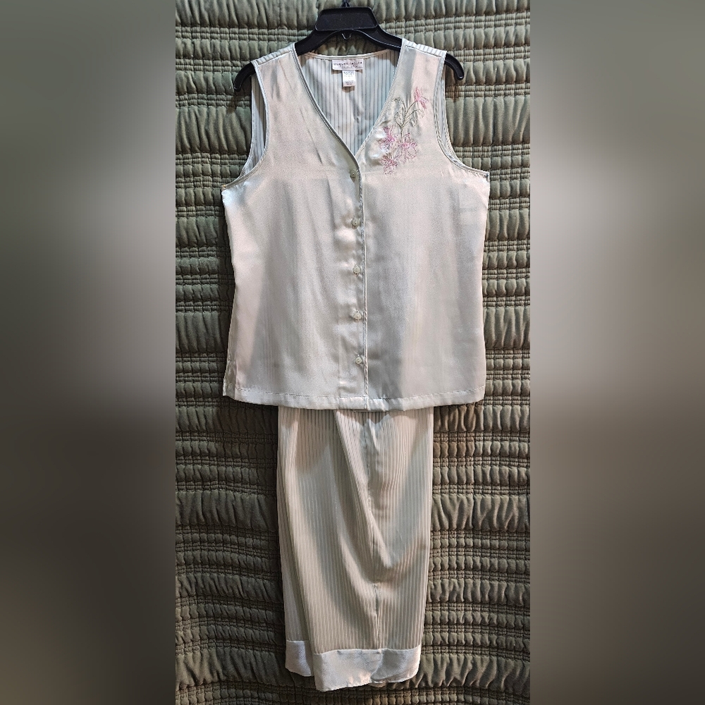 Morgan Taylor Intimates Satin Seafoam Green Pajama Set In Size Large.